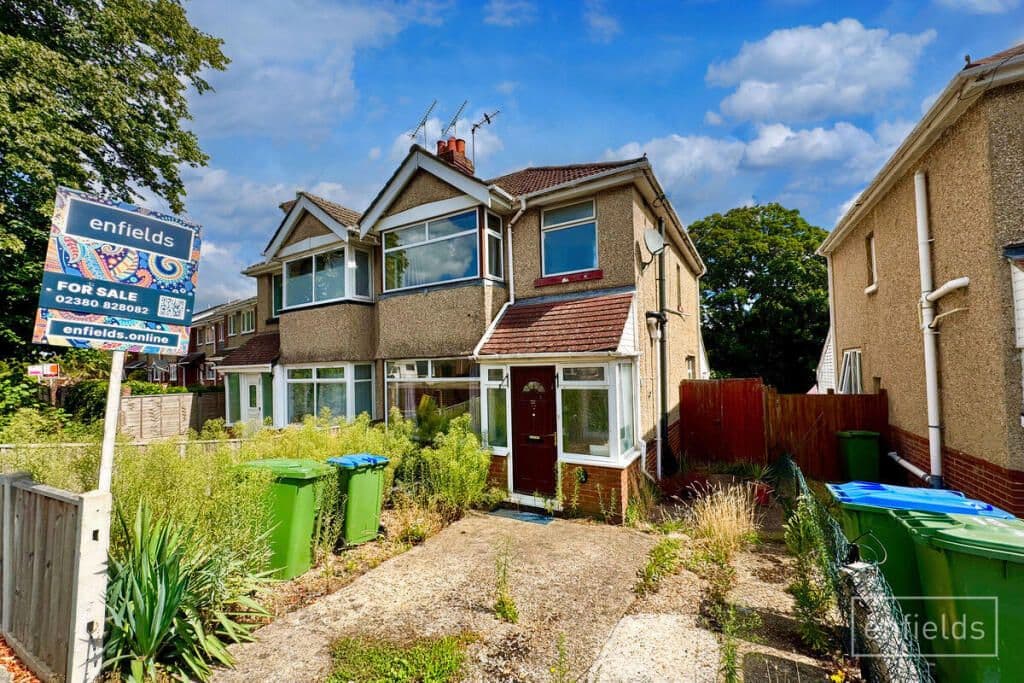 Romsey Road, Southampton, SO16 4BW - Image 1