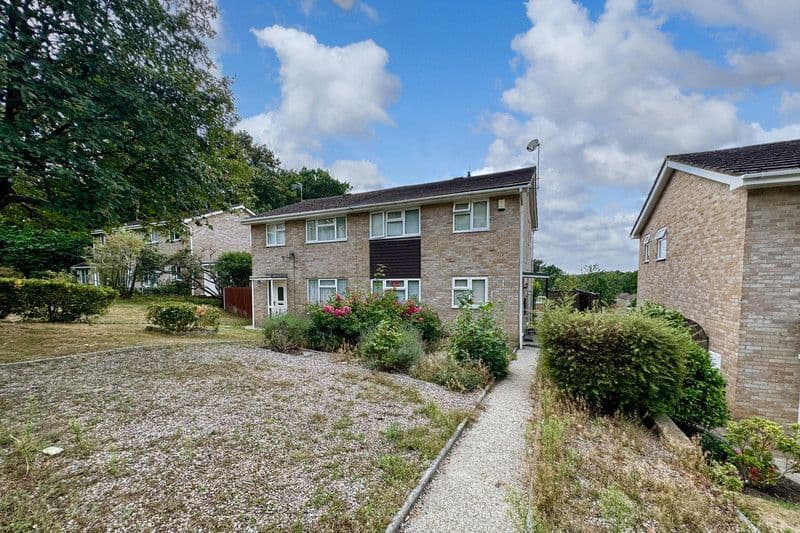 Oakwood Drive, Southampton, SO16 8DH - Image 1