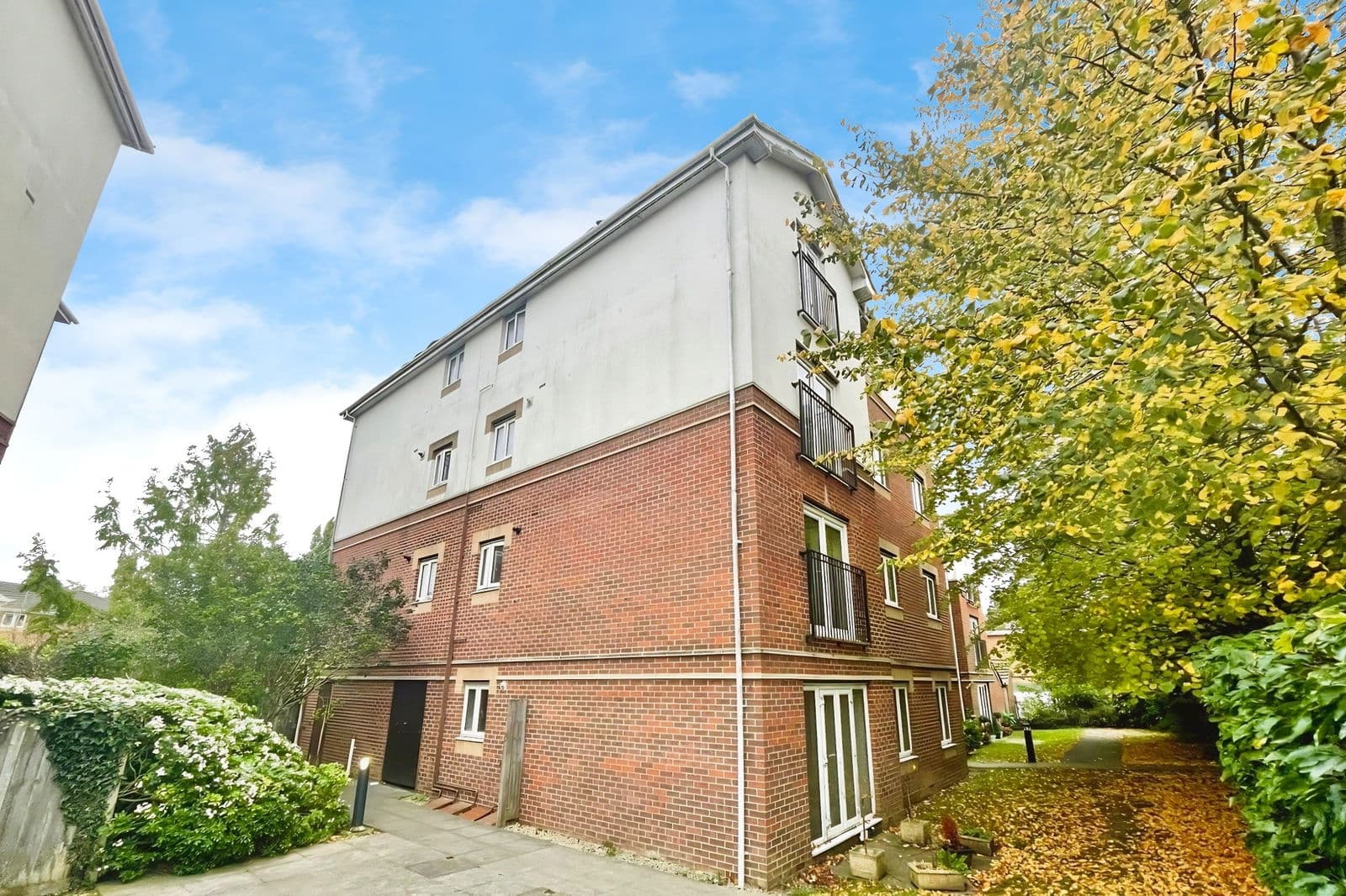 West End Road, Southampton, SO18 6PH - Image 1