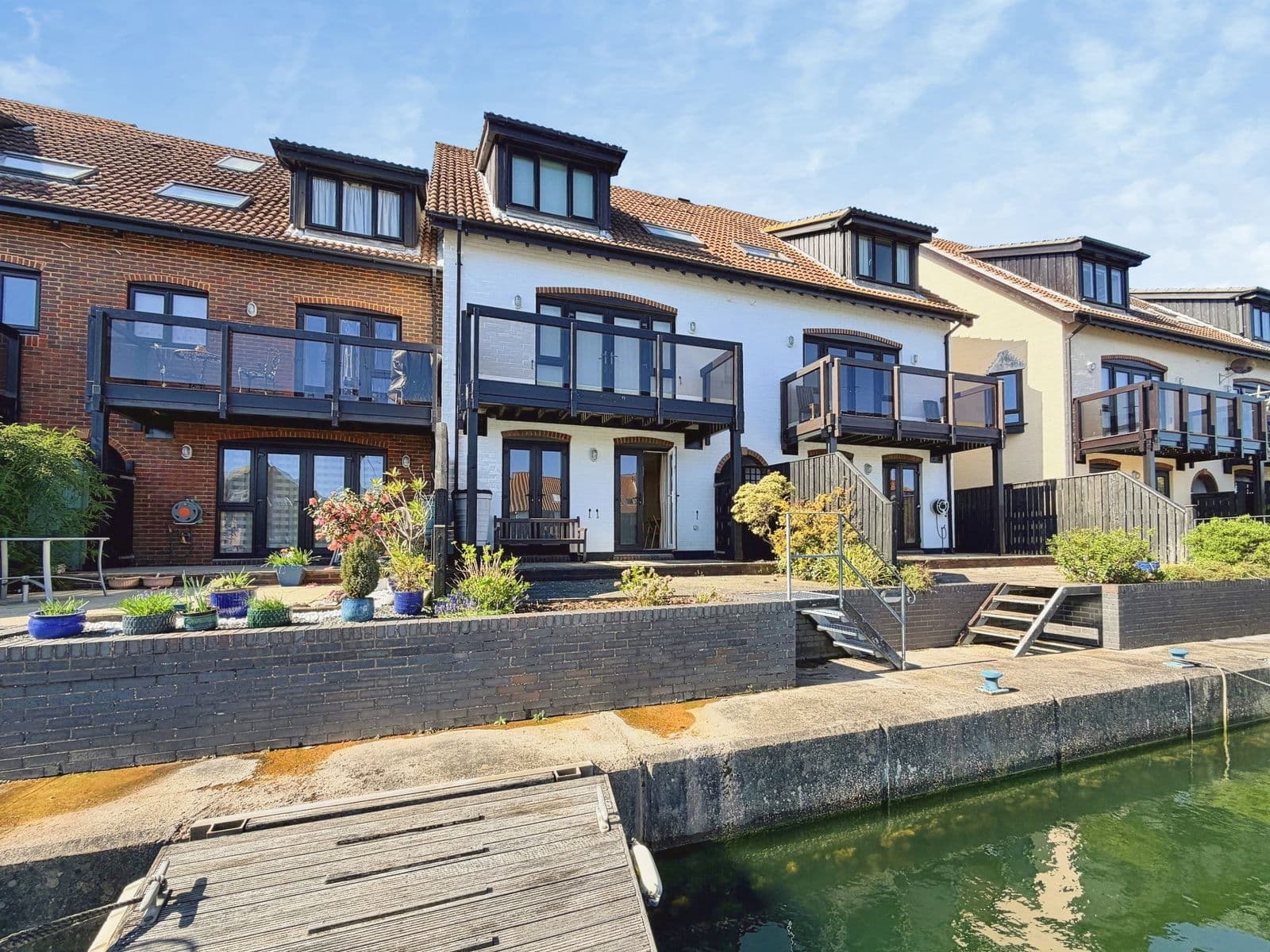 Astra Court, Hythe, Southampton, SO45 6DZ - Image 1