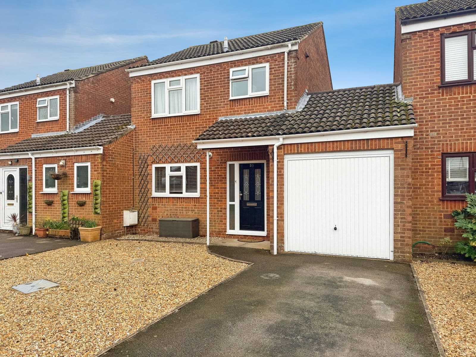 Larkspur Gardens, Holbury, SO45 - Image 1