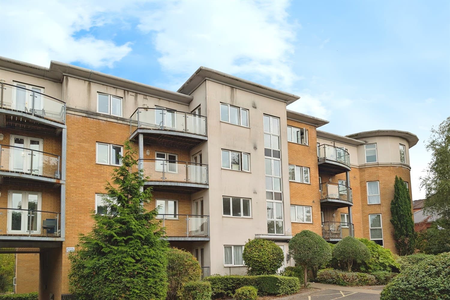 Rosida Gardens, Hill Lane, SO15 ((Main)) - Image 1