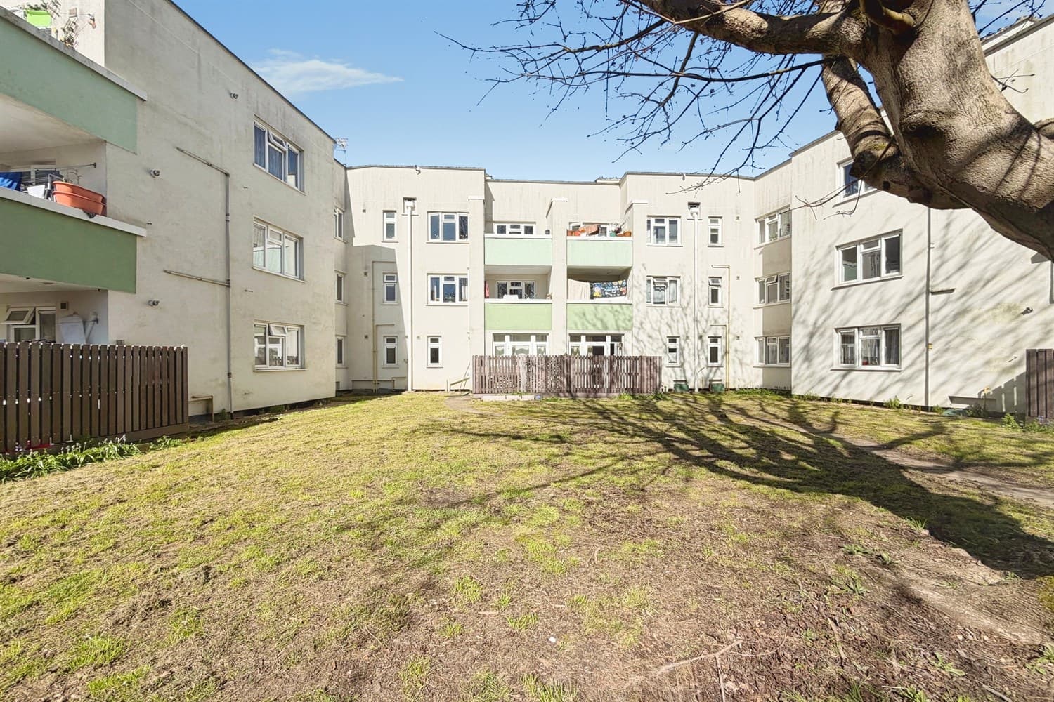 Woolley House, Craven Walk, SO14 ((Main)) - Image 1