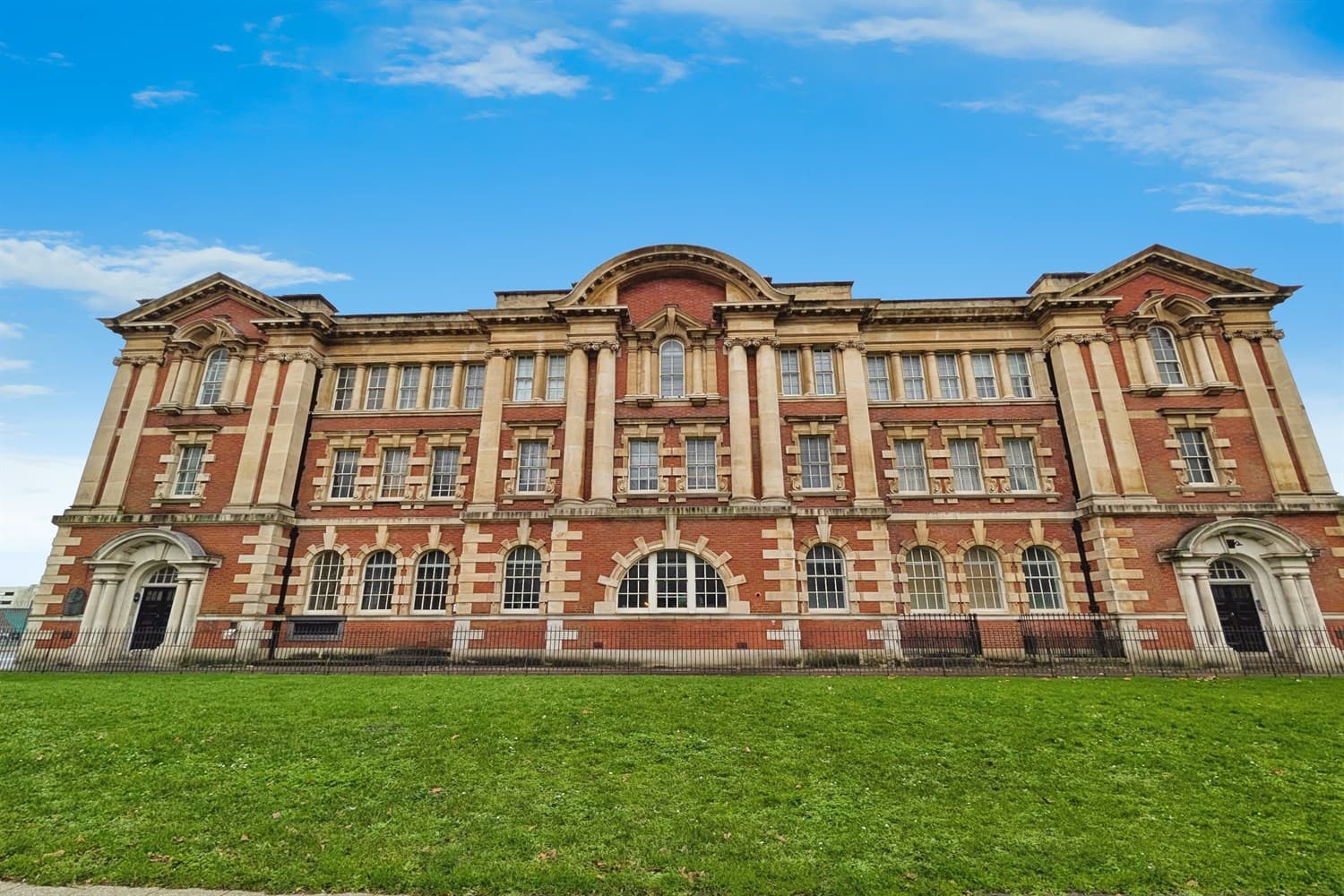 Platform Road, SO14 ((Main)) - Image 1